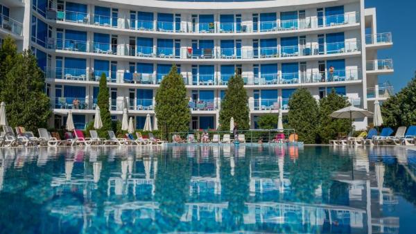 Хотел Куин Нели, Приморско